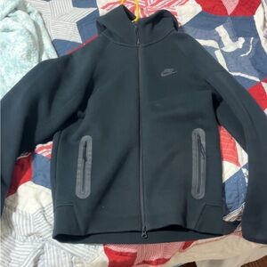 nike tech men’s small